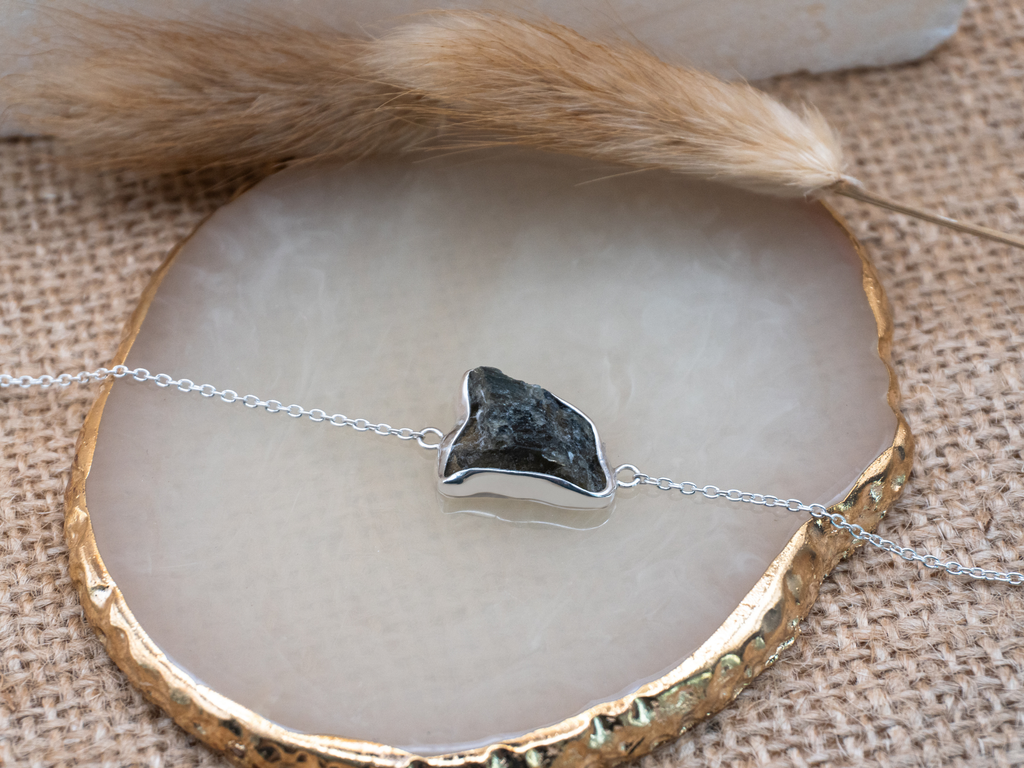 The Clove Bracelet: Labradorite