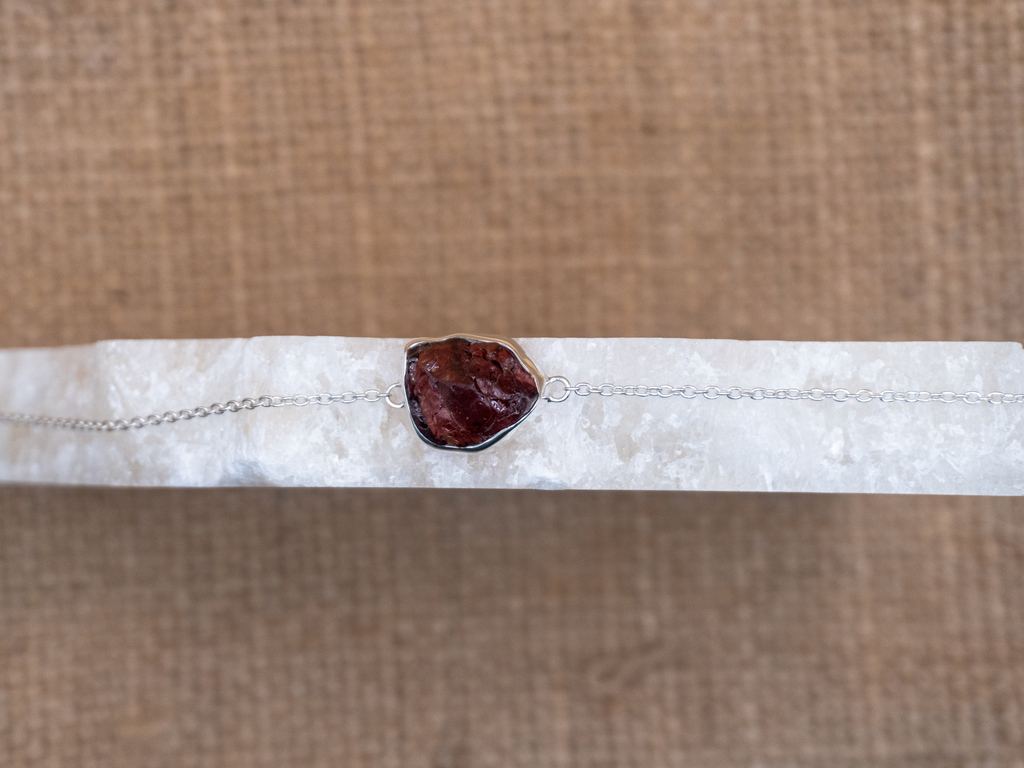 The Clove Bracelet: Garnet