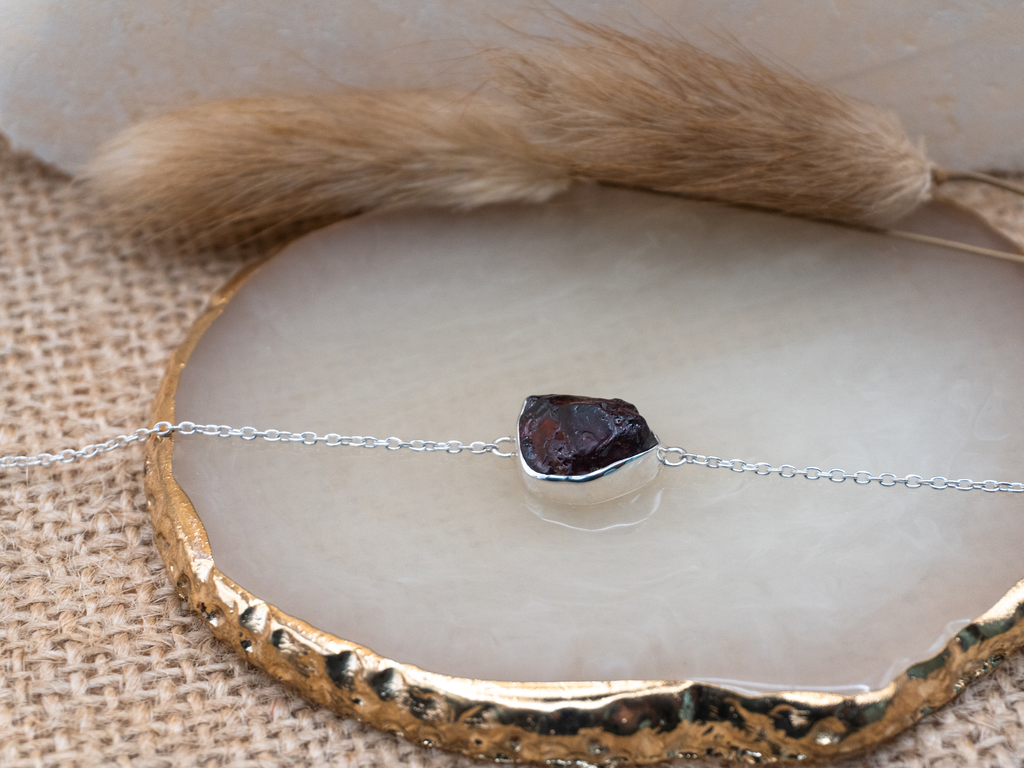 The Clove Bracelet: Garnet